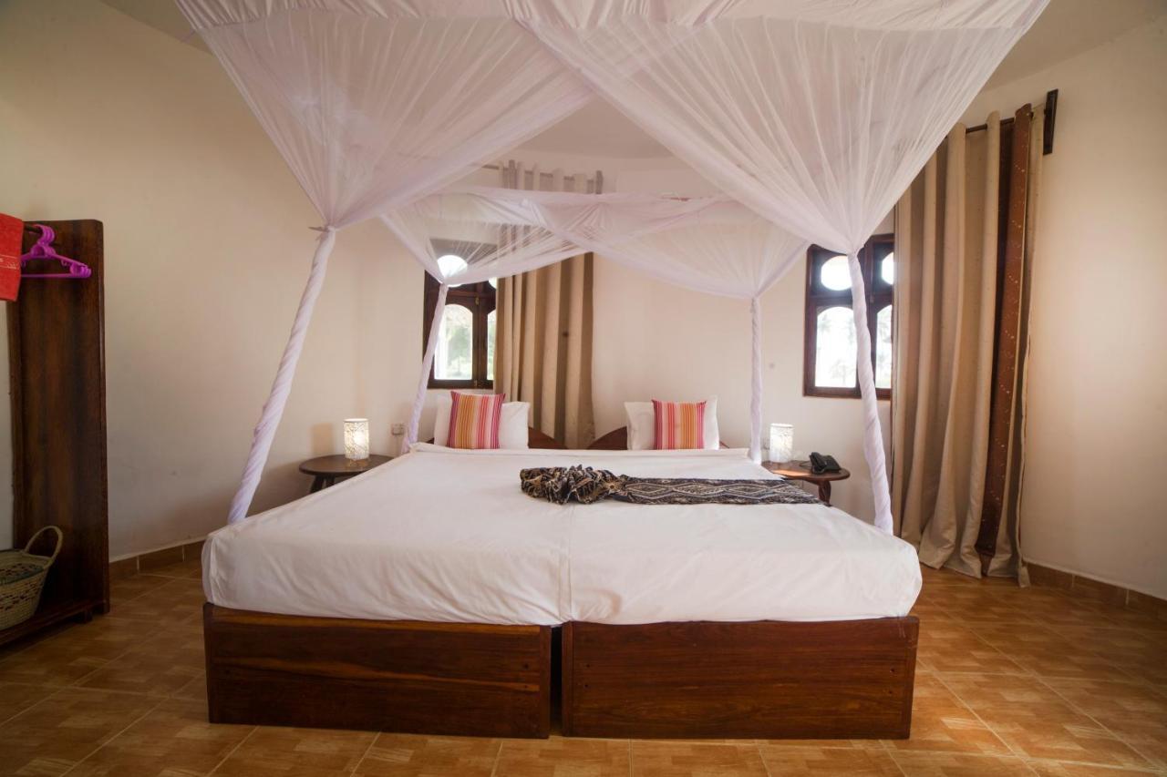 Antonio Beach Tree House Hotel & Spa Uroa Exteriér fotografie